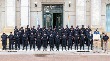 800policiassantafe.jpg